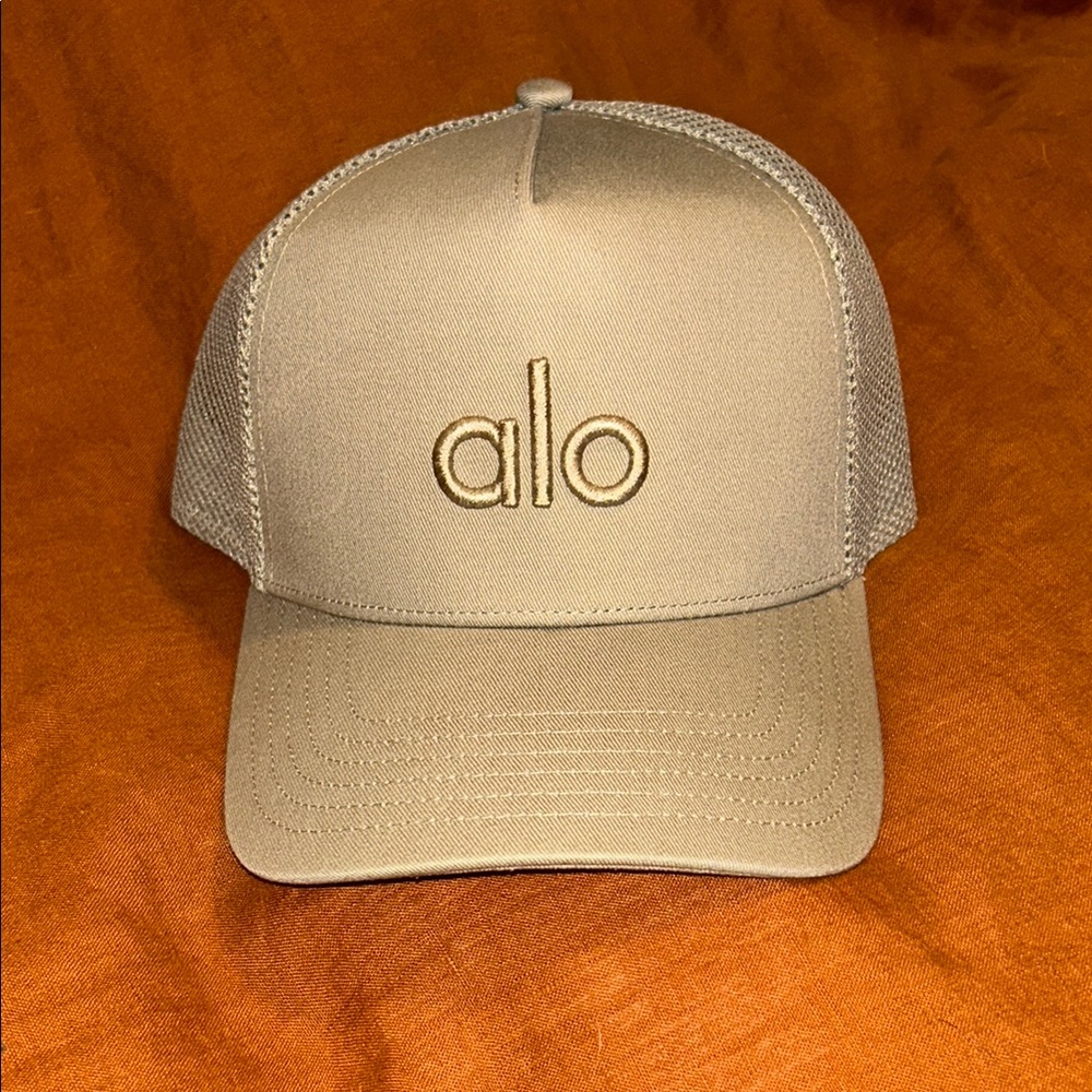 ALO Yoga District Trucker Hat